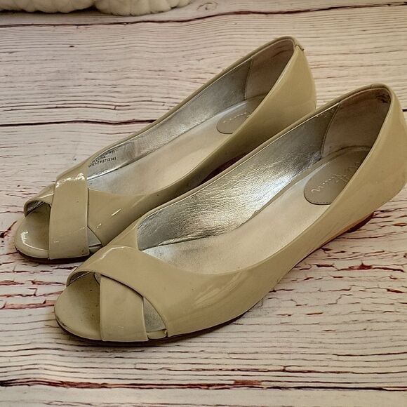 Cole Haan Taupe Patent Peep Toe Wedges Size 7 - Picture 8 of 8